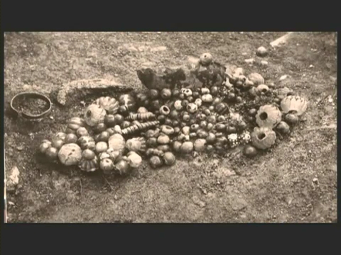 Погребальный инвентарь из брильских раскопок.jpg